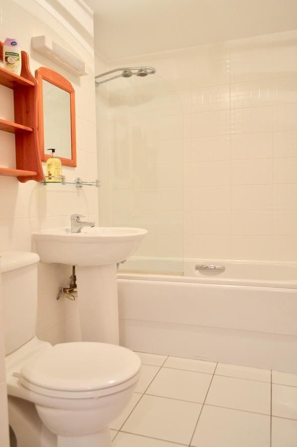 Apartment 3 Bedroom Canal-side Sleeps 6