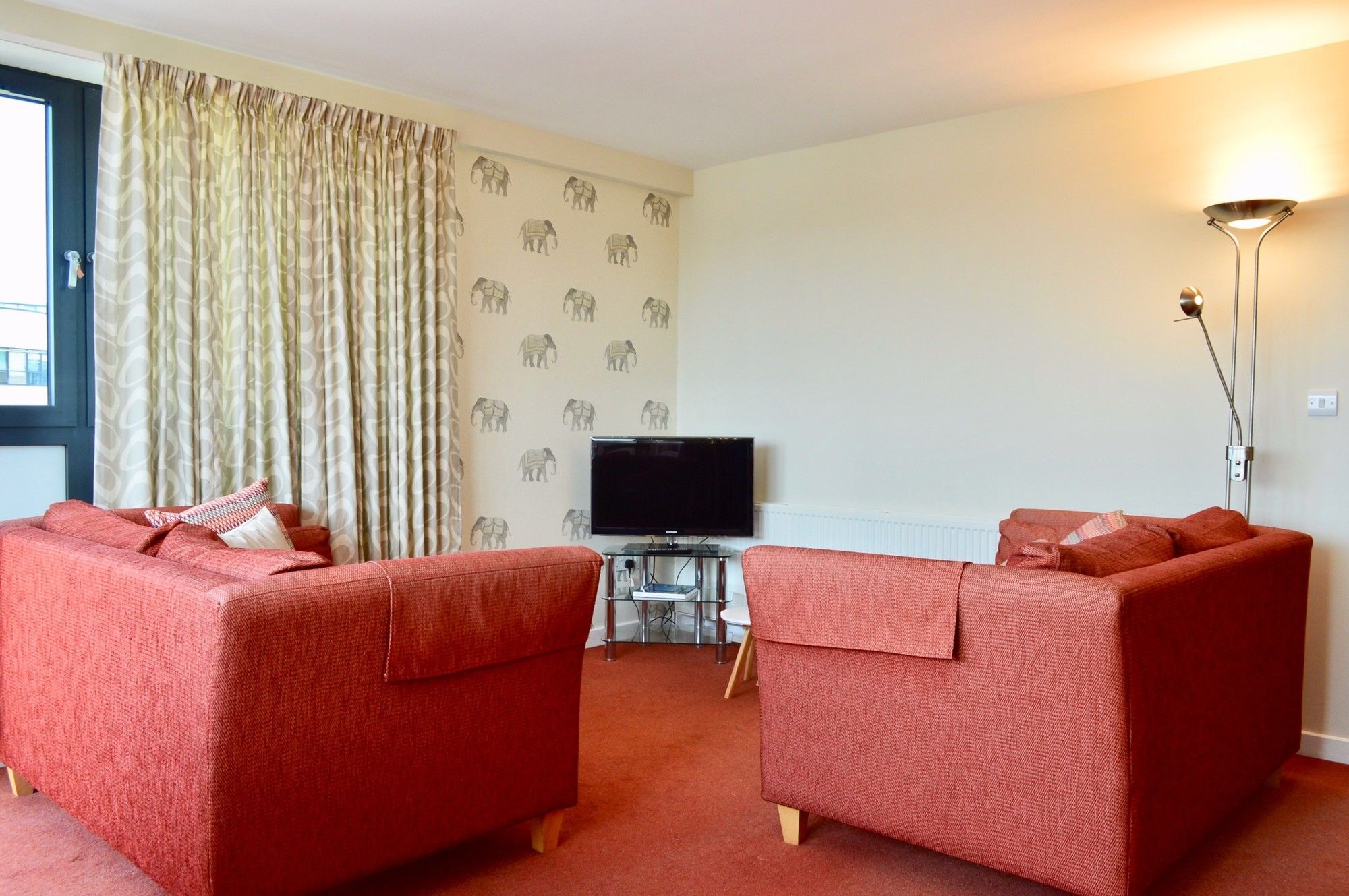 3 Bedroom Canal-side Sleeps 6 Apartment Edinburgh