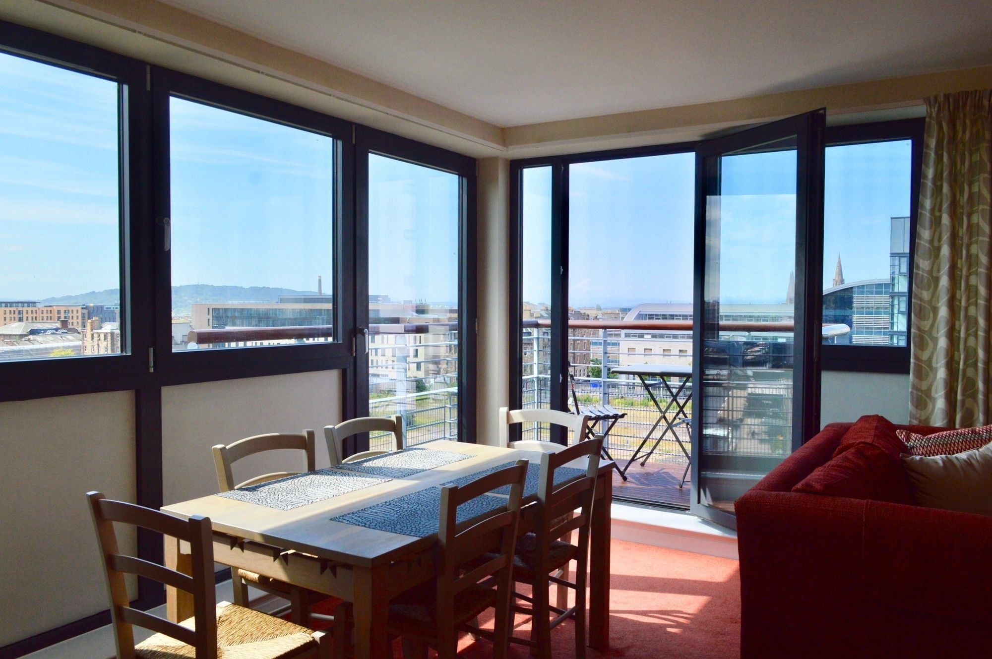 Apartment 3 Bedroom Canal-side Sleeps 6 *