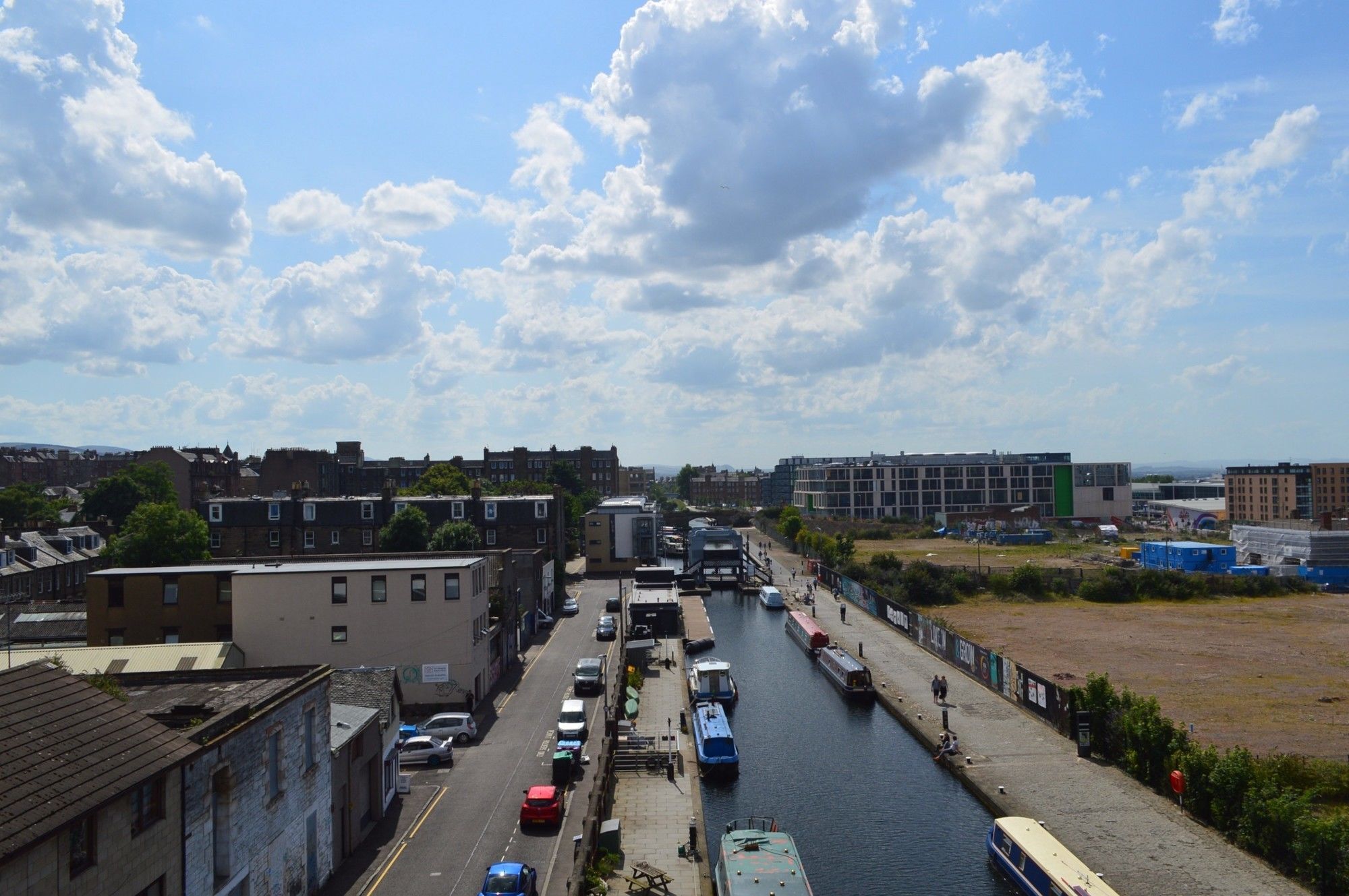 Apartment 3 Bedroom Canal-side Sleeps 6 *